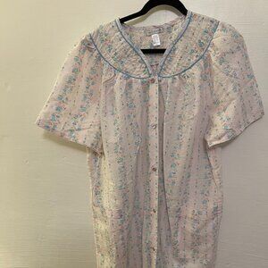 Grandmacore Emily Stacy 3x Short Sleeve Housecoat Robe Floral Pocket Snap Button